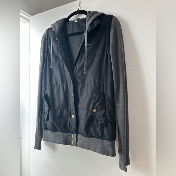 RVCA Black & Gray Puffer Jacket w/ Grey Knit Long Sleeves & Hood Winter Warm L - Picture 8 of 12